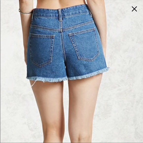Forever 21 Blue denim Size 30 fringed hem shorts New With Tag NWT - Picture 4 of 12